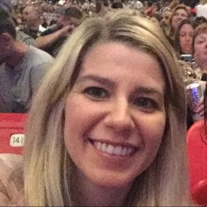 Meet your Posher, Elizabeth